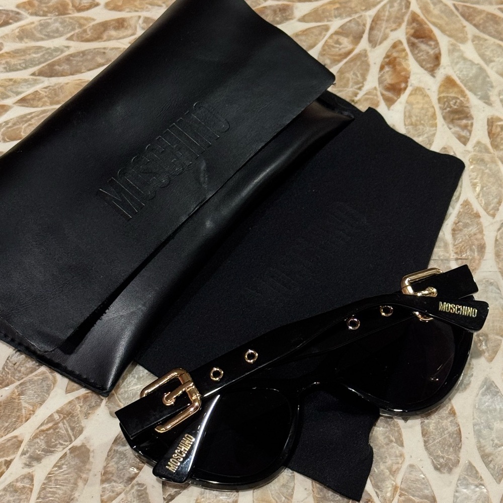 NWOT Moschino Oval Buckle Sunglasses - Black/Gold - MOS142/6